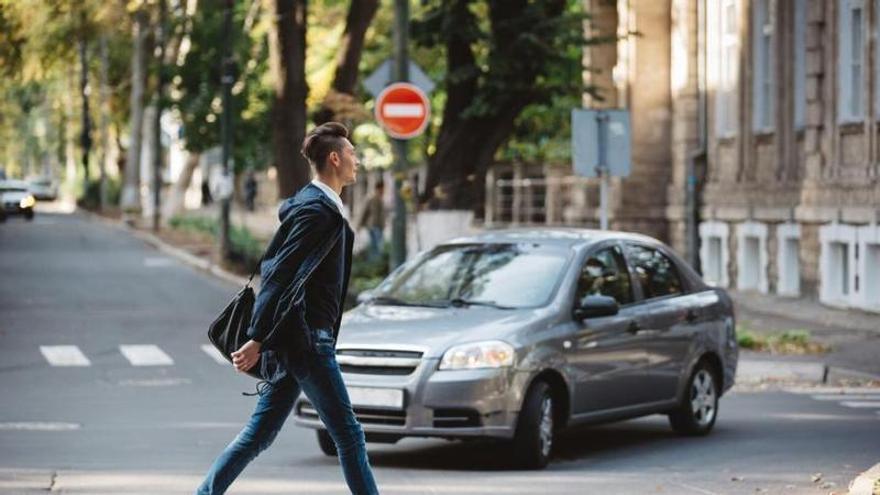 Dones les gràcies als cotxes que et deixen passar? Això diu la psicologia de tu