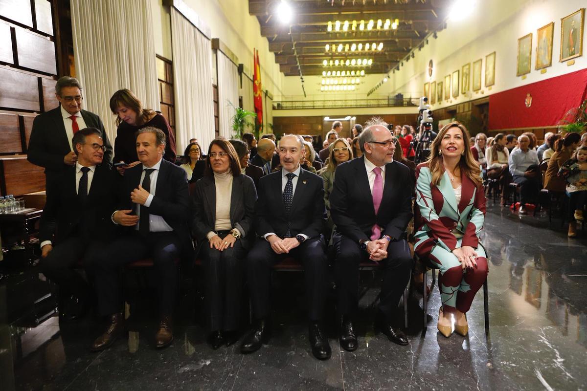 En imágenes I Entrega del título 'Zaragozano y Zaragozana Ejemplar' a nueve vecinos de la ciudad