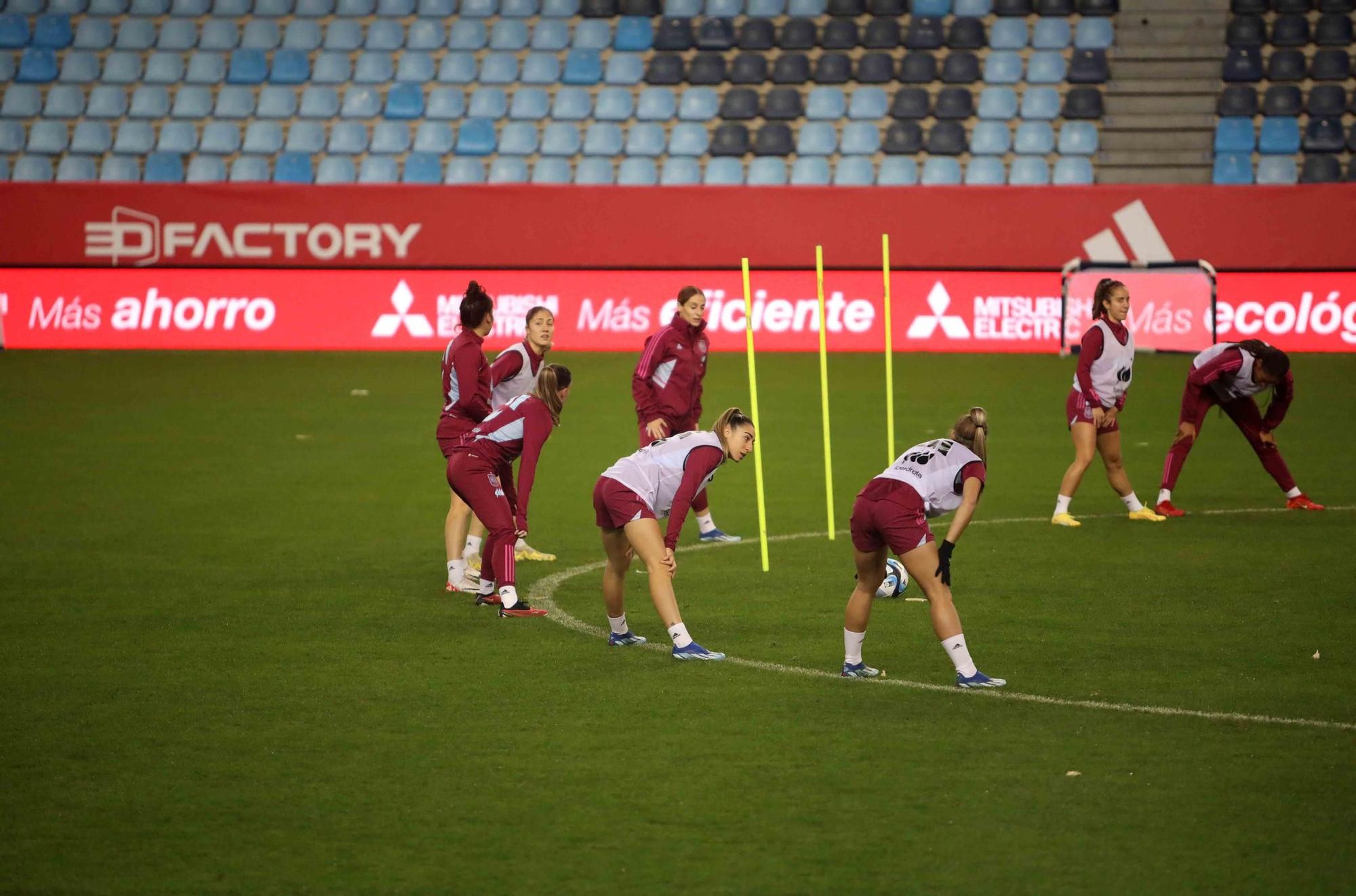 Rueda de prensa y entrenamiento de la Selección Española Femenina en Málaga