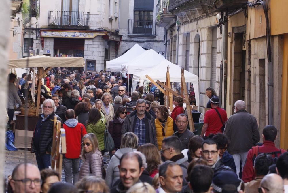 Milers de persones omplen el Barri Vell de Girona per Tots Sants - Fires de Girona 2018