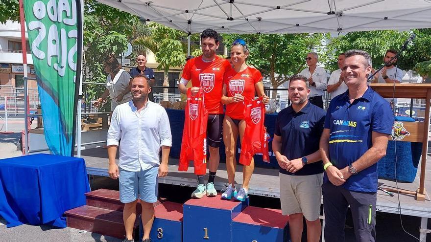 Ricardo Hernández, Dácil Hernández y CN Reales se imponen en las series canarias de triatlón