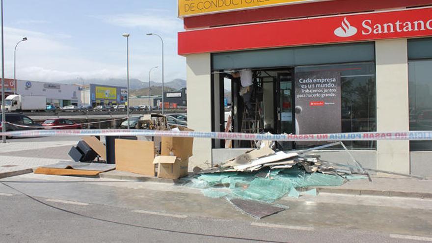 Robo en el cajero automático de Banco Santander, en el polígono industrial de Antequera.