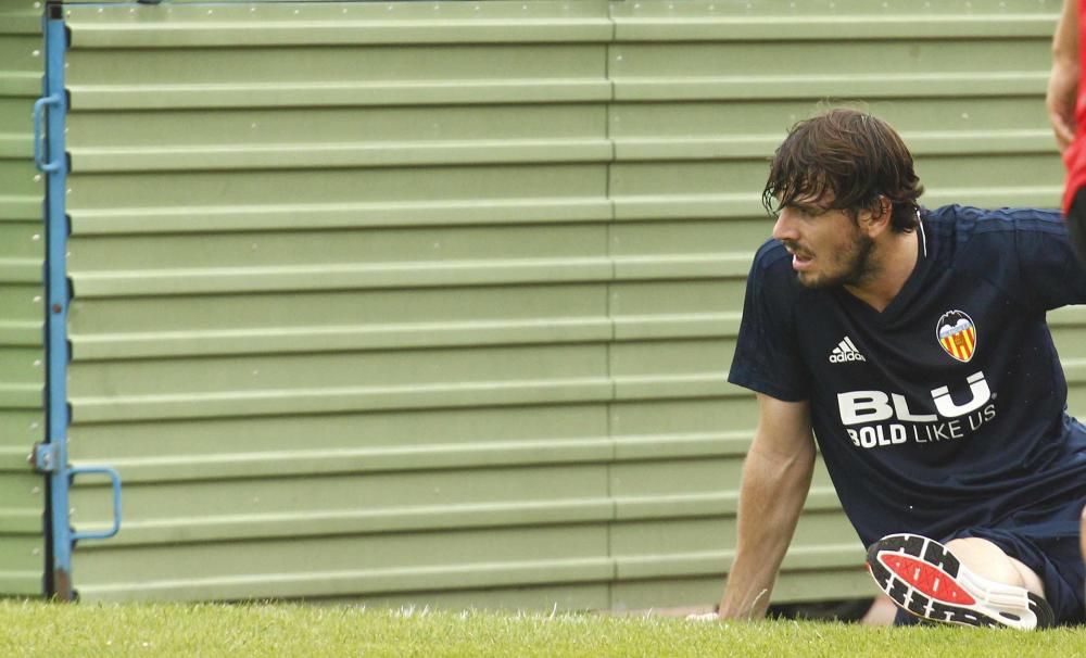 Intenso entrenamiento del Valencia en Évian-les-Bains