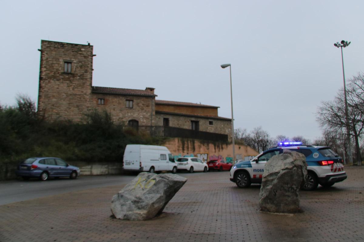 El albergue para personas sintecho de Can Bofí Vell en Badalona, cerrado desde 2024 y recientemente ocupado por algunos de los desalojados del B9