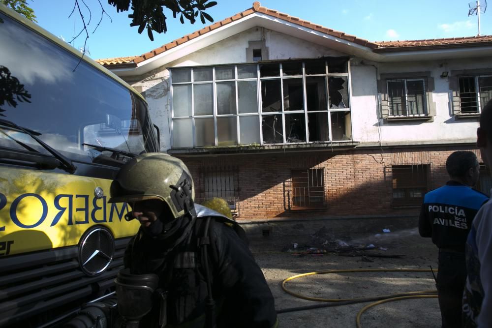 Incendio en un caserón de Jardín de Cantos, en Avilés