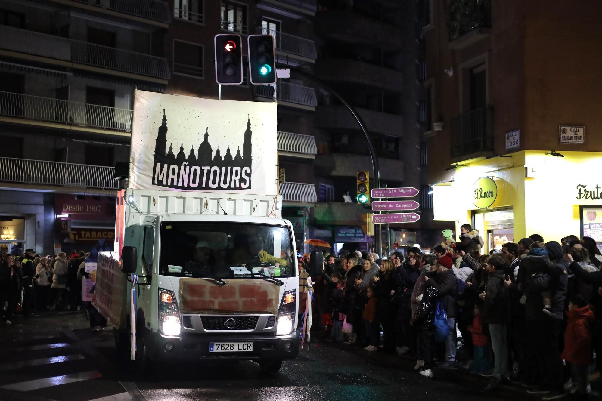 Gran ambiente de carnaval en las calles de Zaragoza