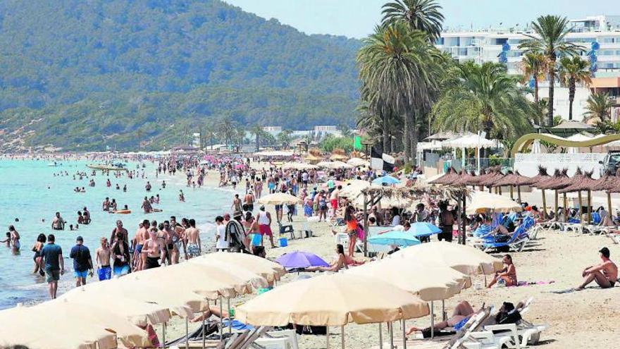 Más de 100.000 turistas pasaron sus vacaciones en pisos turísticos ilegales en agosto en Ibiza