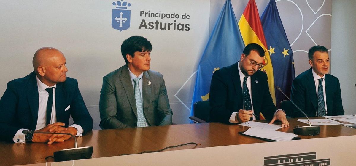 Armando Layna, socio director de Digital Valley; Borja Sánchez, consejero de Ciencia e Industria; Adrián Barbón, presidente del Principado; y Juan José Samper, CEO de Digital Valley. | PDA