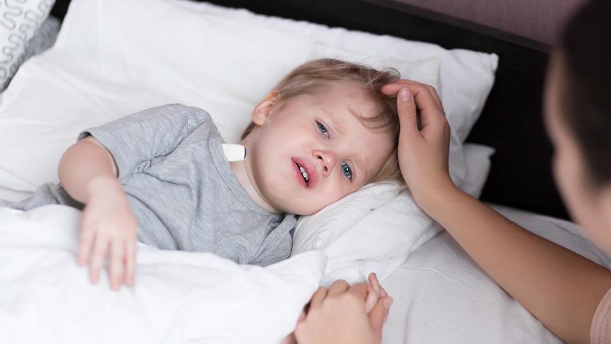 Cuántos resfriados es normal que tenga un niño al año y cuándo hay que llevarlo a urgencias