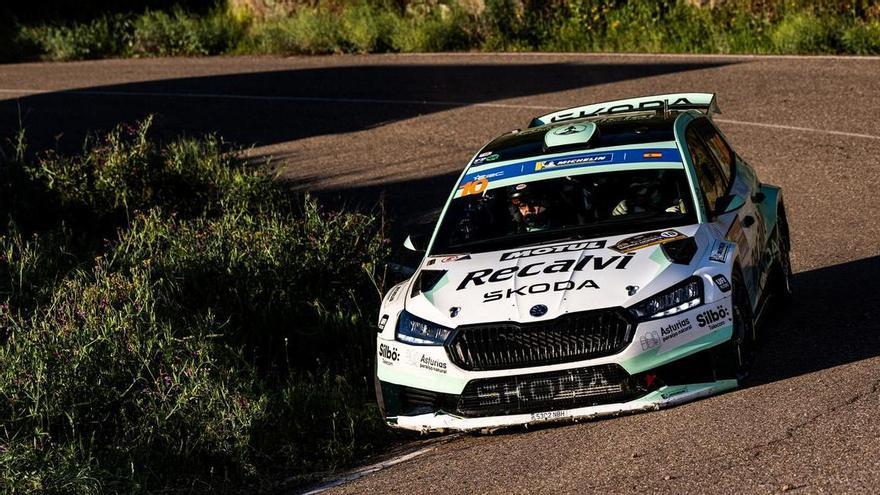 Cohete Suárez se rinde a Córdoba tras su triunfo en el Rally Andalucía Sierra Morena: “Gracias a toda la afición”
