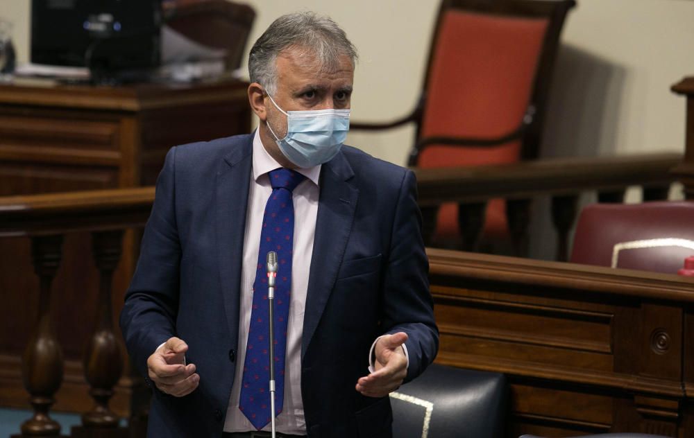 El Parlamento de Canarias acogió la sesión.