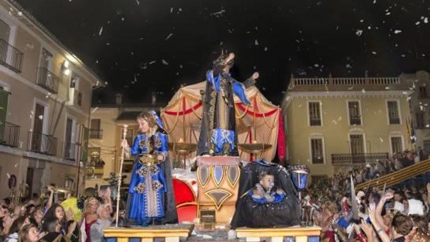 Entrada de Moros i Cristians de Albaida de una edición anterior.