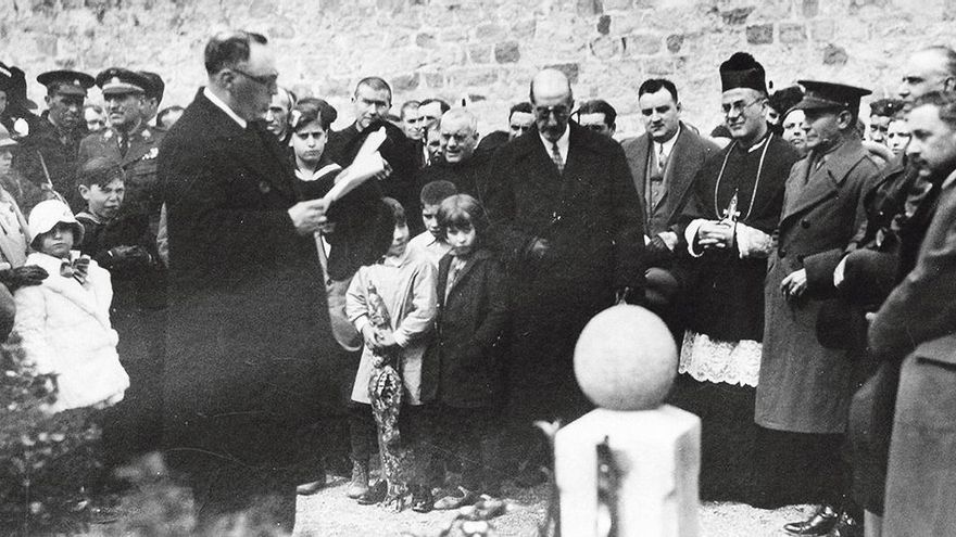 Inauguració del monument a l’estació de Monistrol-Vila, el 25 de març de 1928 - Norbert Bilbeny/Arxiu particular David Blasco