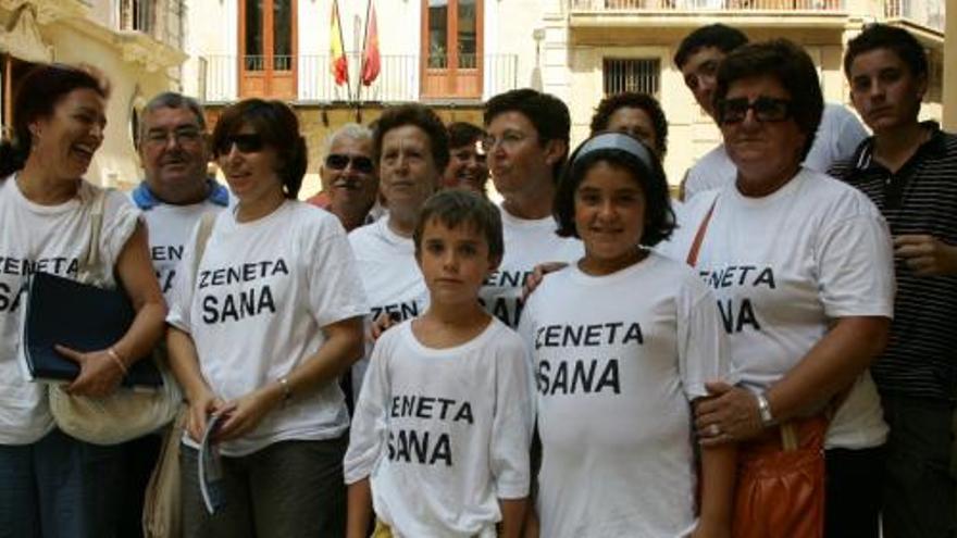 Vecinos de Zeneta en contra del vertedero.