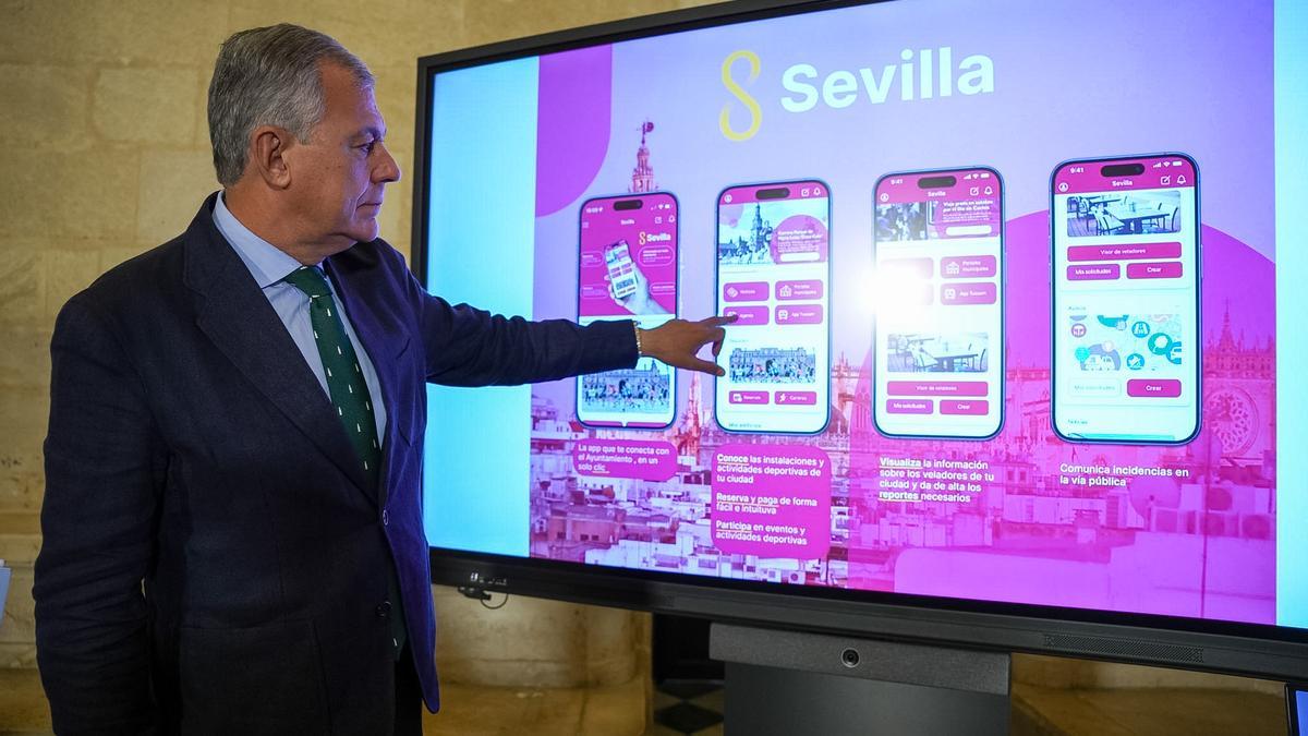 Presentada la app 'Sevilla' para denunciar veladores, reservar campos de fútbol o alertar sobre contenedores y arbolado en mal estado