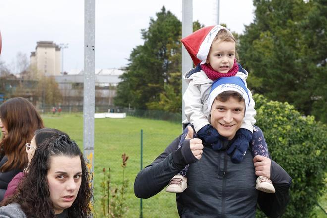 Bajo la lluvia y con miles de participantes: así fue la carrera popular de Nochebuena en Gijón (en imágenes)