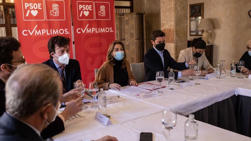 Zamora acumula cien días de espera por los bonos para los usuarios del AVE