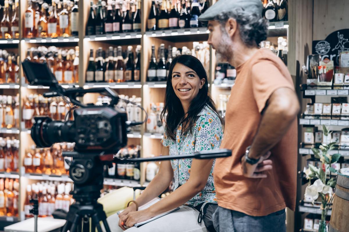 Marga Melià, directora, durante la filmación del anuncio de Agromart que lleva por título 'Protagonistes'