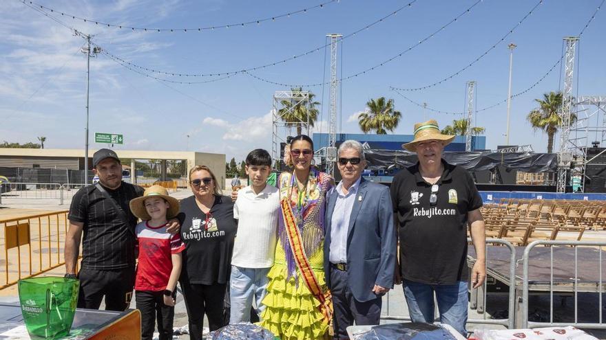 Desfile de carrozas y caballistas de la Feria de Mayo 2026 de Torrevieja este domingo