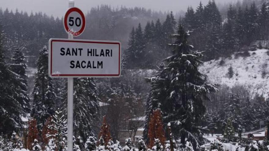 La localitat de Sant Hilari Sacalm va quedar ben nevada.