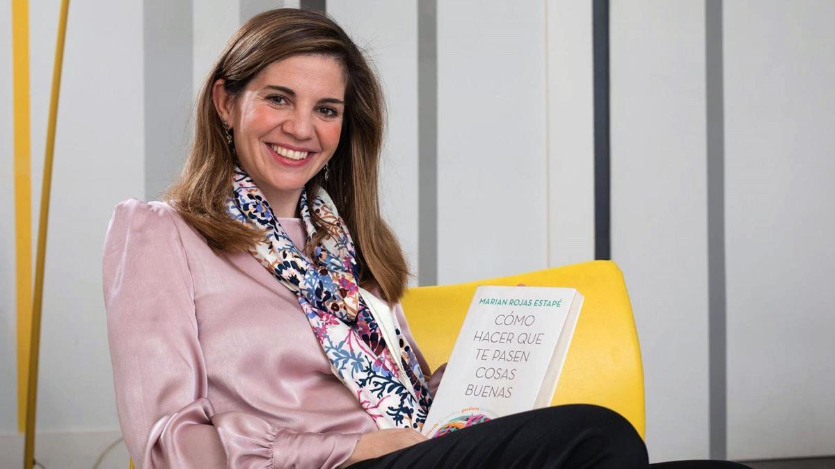 Marian Rojas con su libro "Cómo hacer que te pasen cosas buenas"