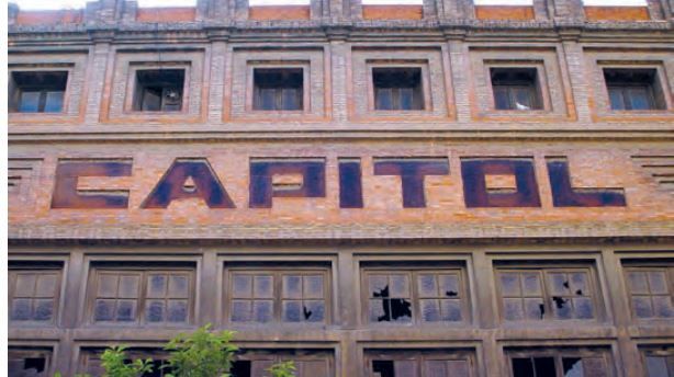 Los rótulos artesanales se resisten al olvido