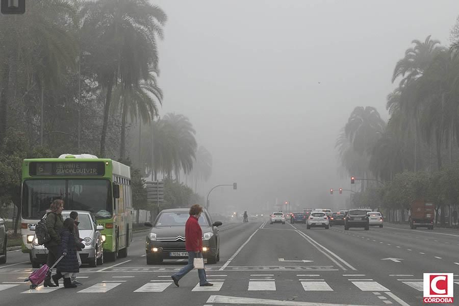 El amanecer de Córdoba bajo la niebla.