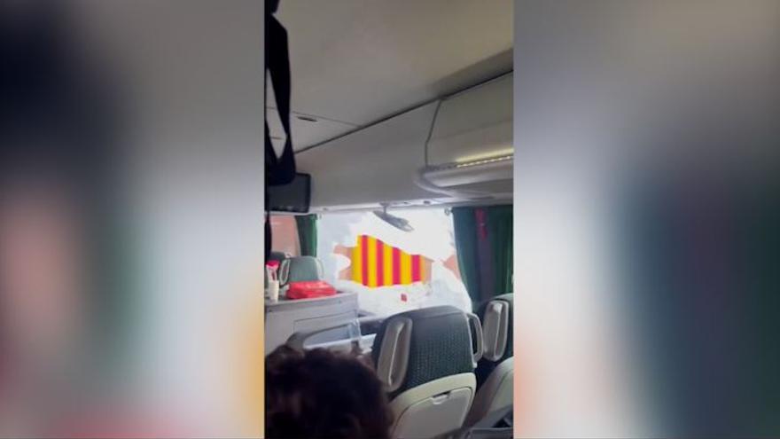 ¡Aficionados del Sant Andreu apedrearon el autobús del Rayo Majadahonda con los jugadores dentro!