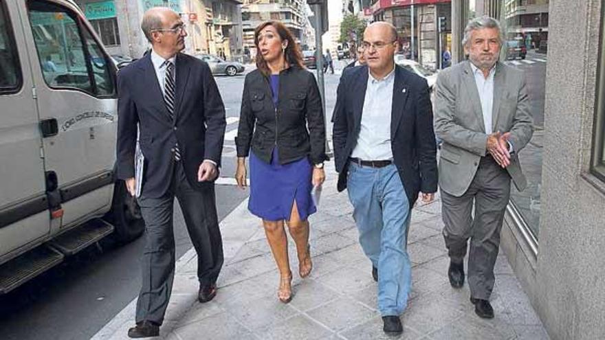 Celso Delgado, Alicia Sánchez Camacho, Manuel Baltar y Rosendo Luis Fernández, ayer.  // Iñaki Osorio