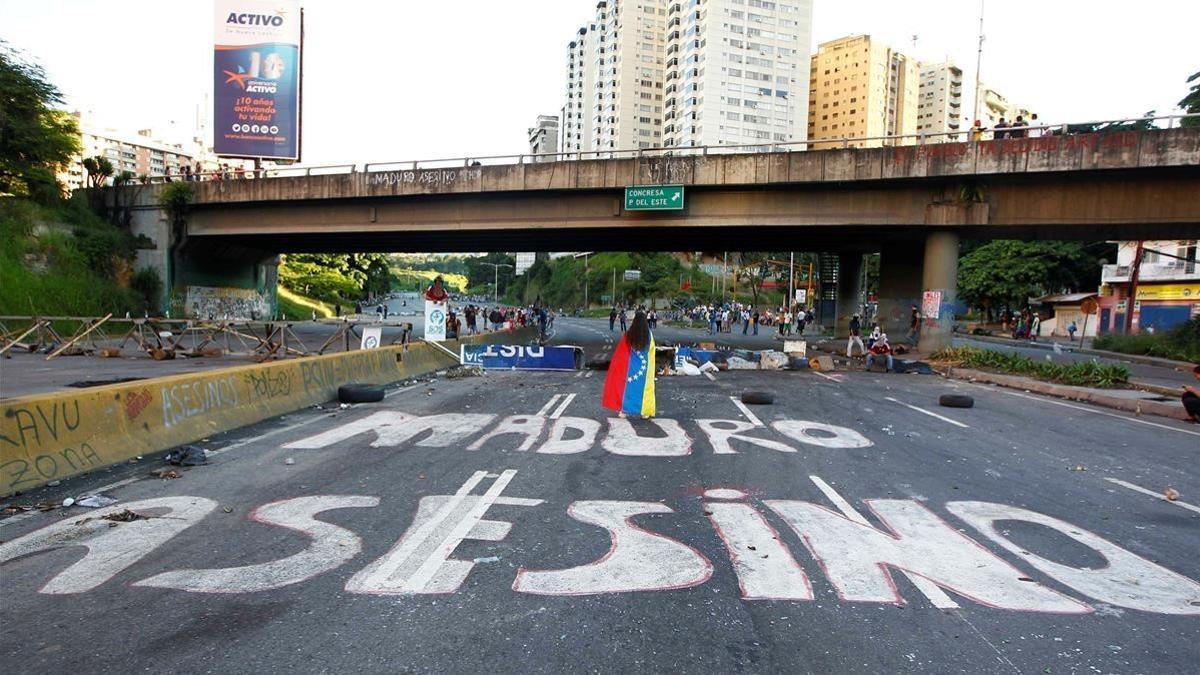 Pintada de Maduro Asesino en una calle de Caracas.