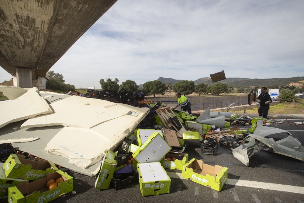 Aparatoso accidente en la entrada de Sagunt