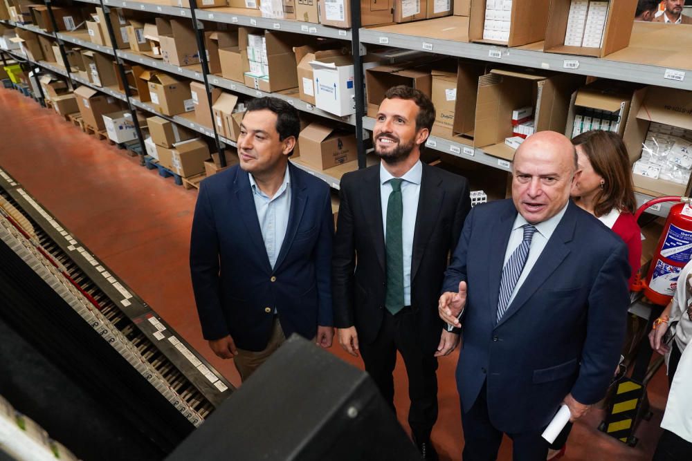 Pablo Casado visita las instalaciones de Bidafarma en Málaga