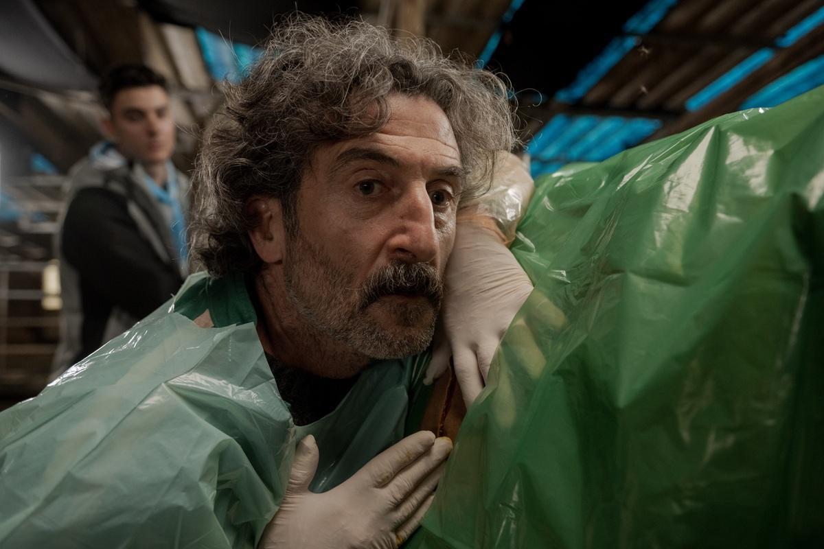 Luis Zahera en un fotograma de la nueva serie de Netflix 'Animal', rodada en Santiago y alrededores