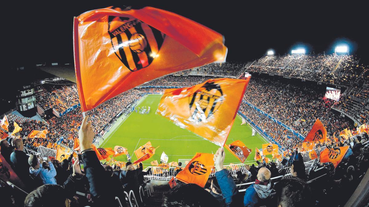 Mestalla en un partido de Champions League