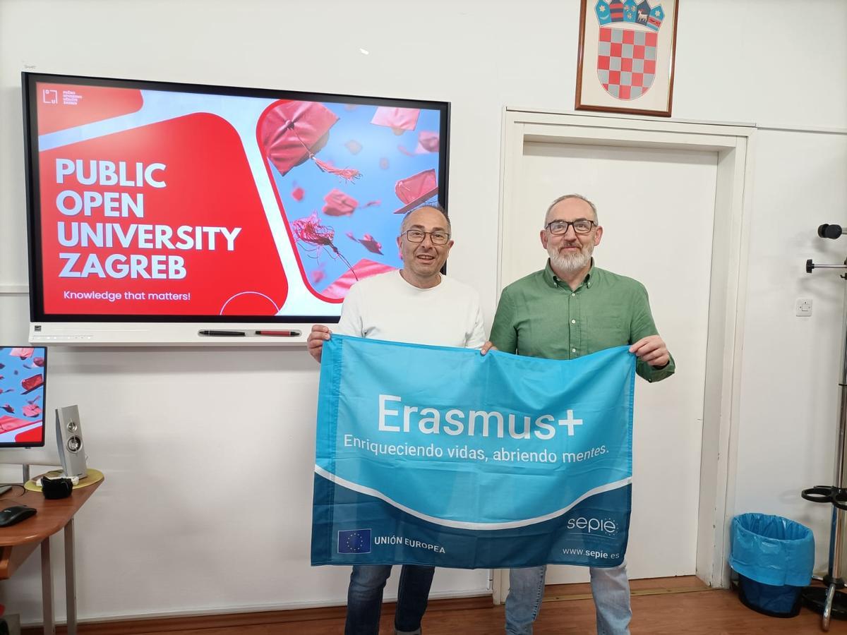 Joaquín Lastra y Armando Fernández en la universidad de Zagreb, en Croacia.
