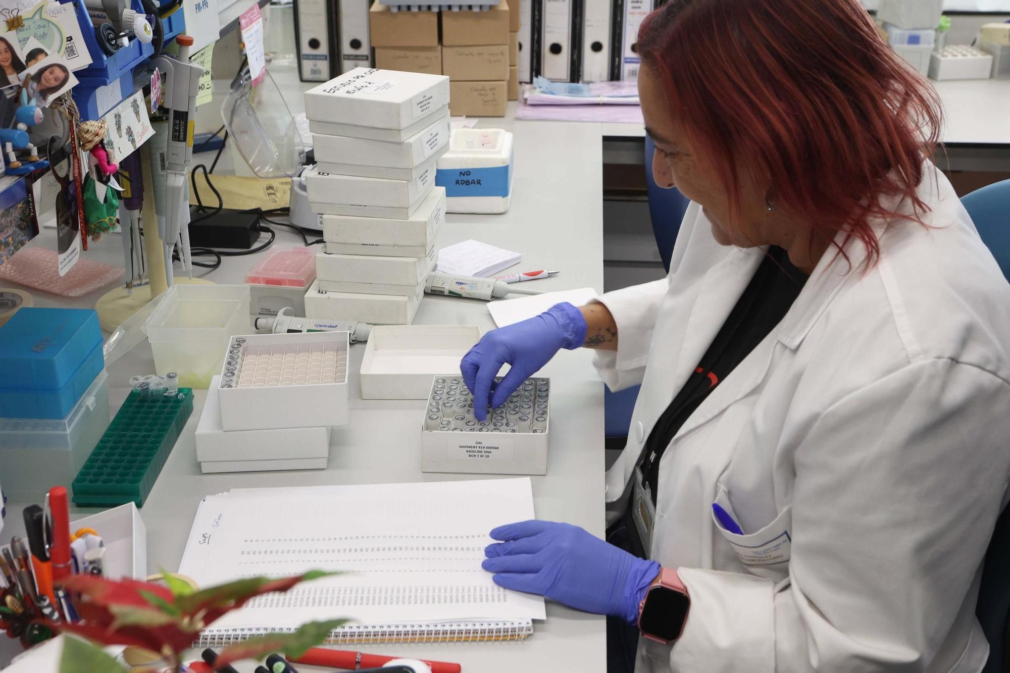 El conselleiro de Sanidade visita el Instituto de Investigación Biomédica de A Coruña