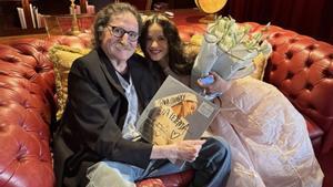  Captura de pantalla tomada de la cuenta oficial charlygarcia en a red social Instagram donde se observa al cantante argentino Charly García y a la cantante española Rosalia. Rosalía se reunió con García y visitó este sábado en Buenos Aires la iglesia en donde fue bautizado el fallecido papa Francisco. EFE/ Charlygarcia 