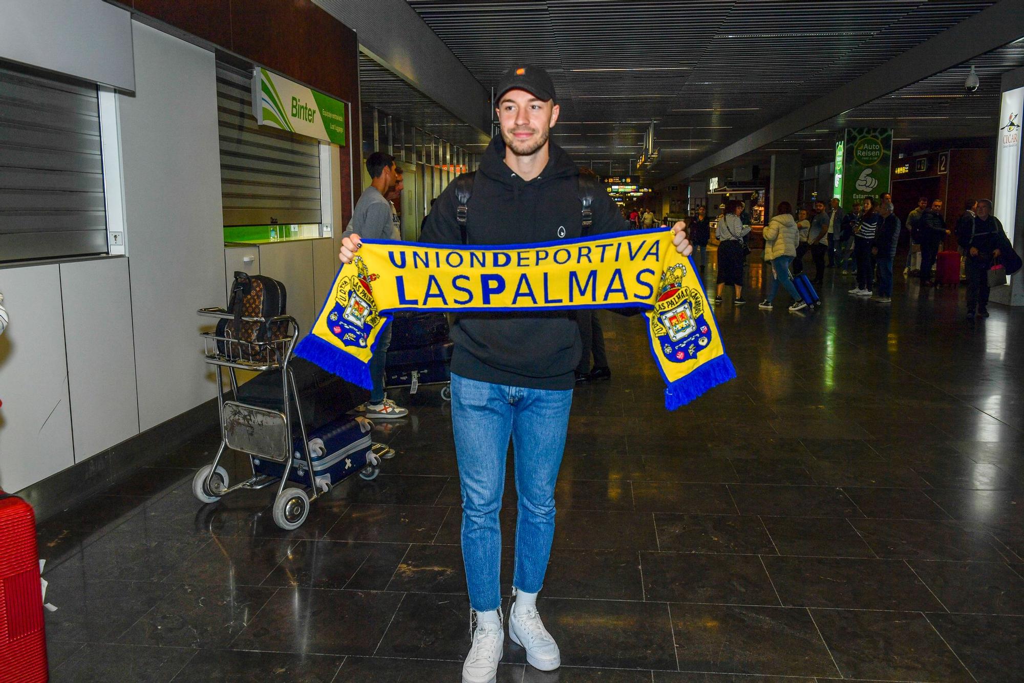 Llegada de Loren, nuevo fichaje de la UD Las Palmas