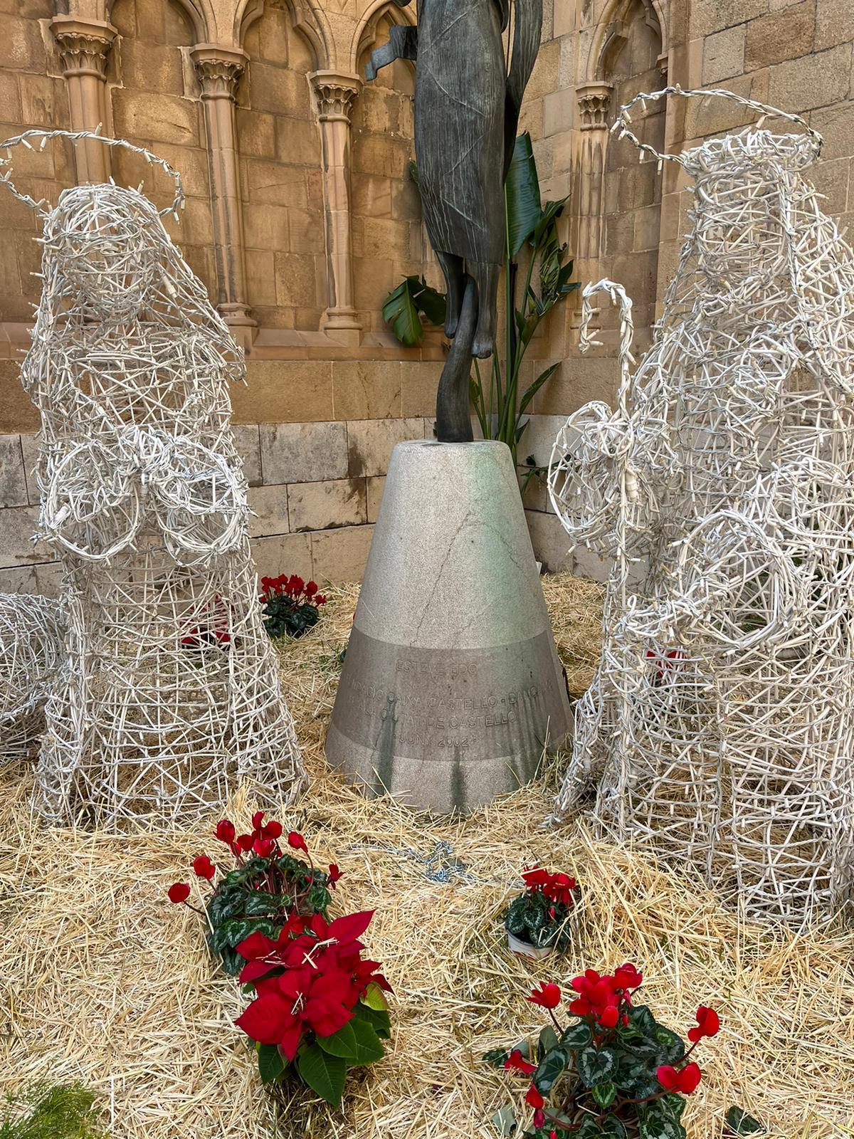 El belén sin la figura del Niño Jesús este lunes