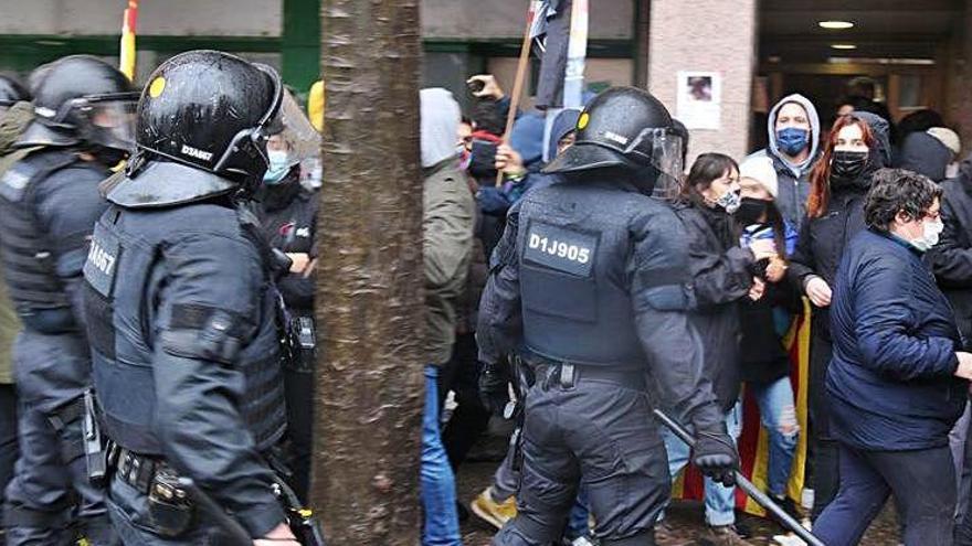 Sàmper acusa Vox de fer &quot;provocacions&quot;, saltar-se &quot;de forma sistemàtica&quot; les indicacions i dificultar la tasca policial