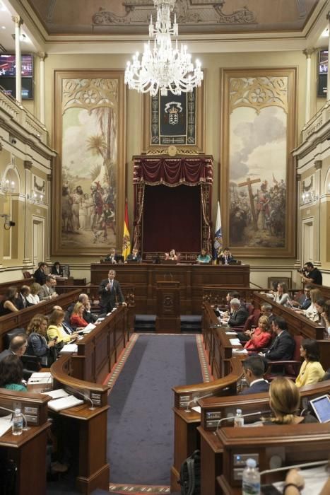 18/04/2017.CANARIAS POLITICA.Pleno del Parlamento de Canarias..Fotos: Carsten W. Lauritsen