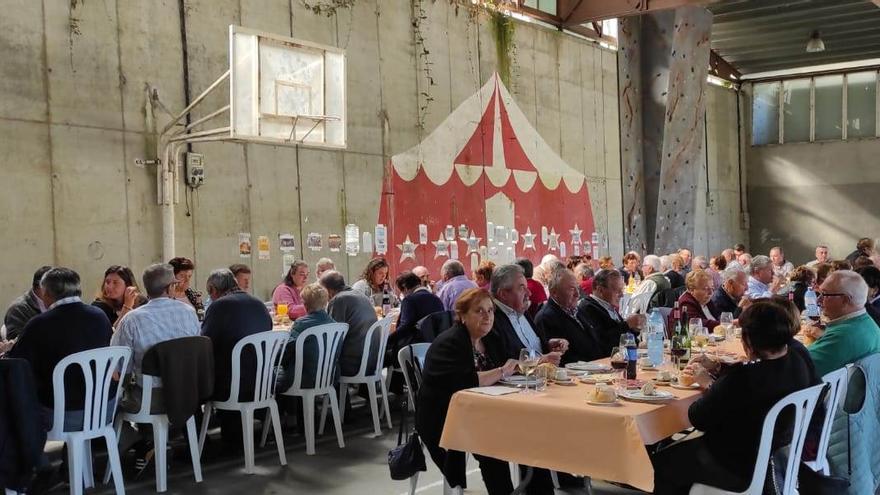 Un  momento del encuentro de mayores celebrado en Villanueva de Oscos.