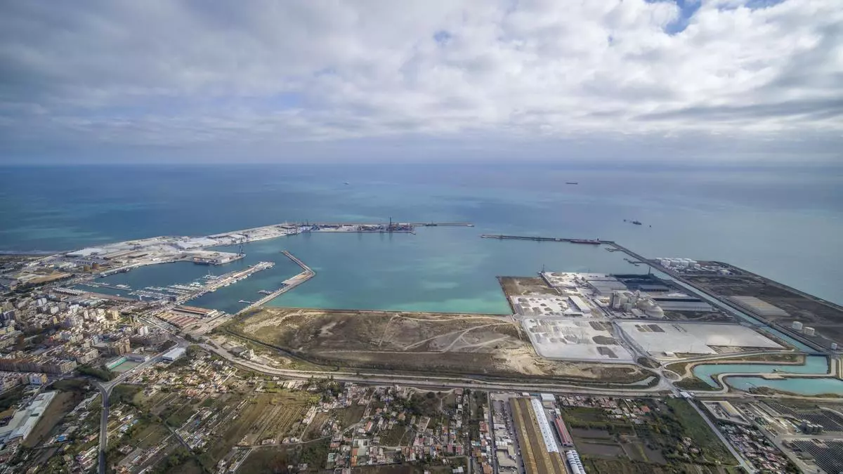 PortCastelló licita la redacción del proyecto de la intermodal