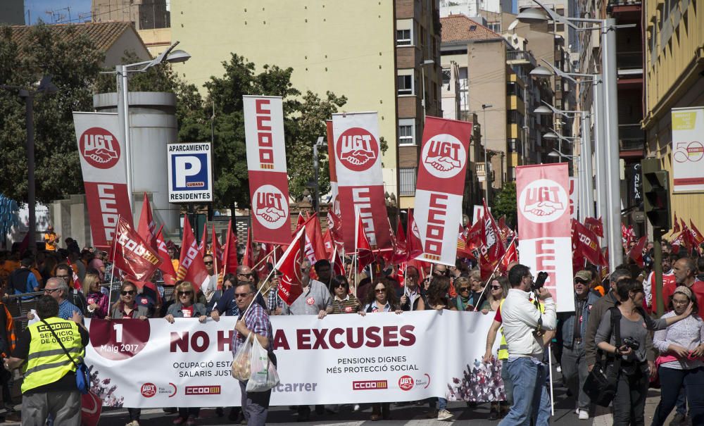 Más de 3.000 personas se manifiestan en Castelló por el 1 de Mayo