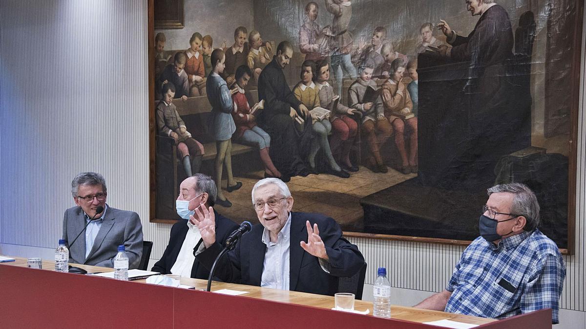 Josep Maria Margenat, Lluís Magriñà, Francesc Riera i Francesc Comas en la presentació de «Manresa ignasiana. 500 anys» | MIREIA ARSO