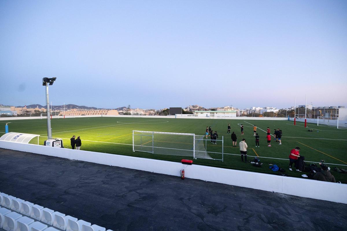 Mira las imágenes del primer entrenamiento del Club de Rugby Ibiza en el Estadio Municipal Es Putxet