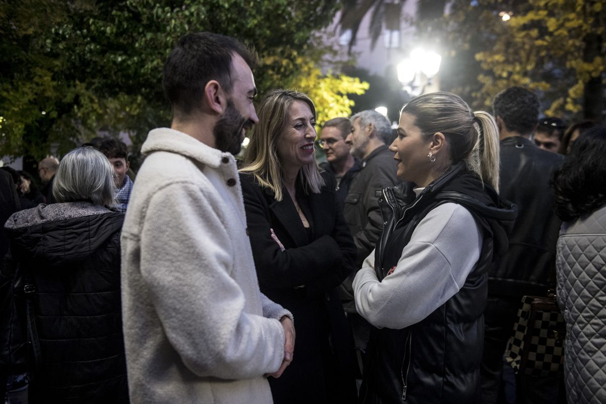 Fotogalería | Así fue la concentración en defensa de los derechos LGBTI en Cáceres