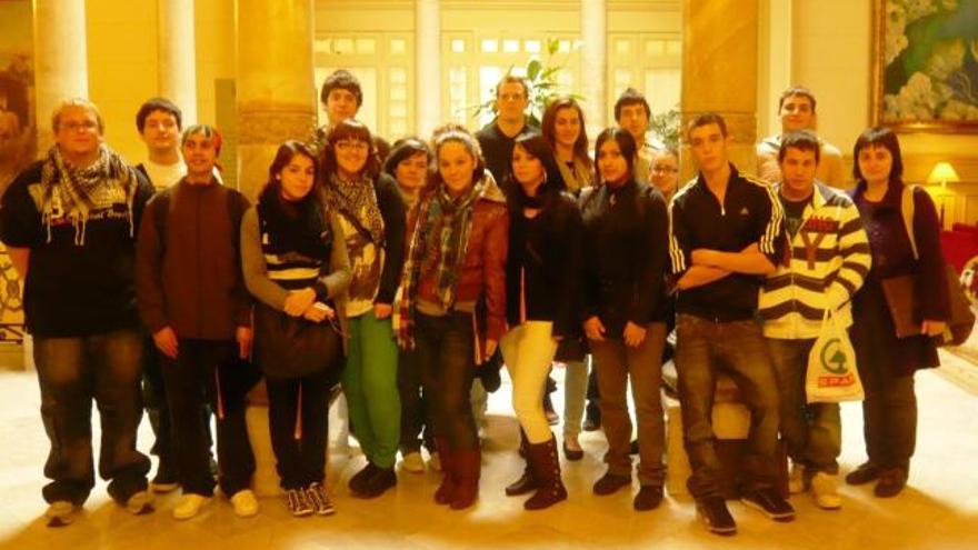Los estudiantes visitan el parlament
