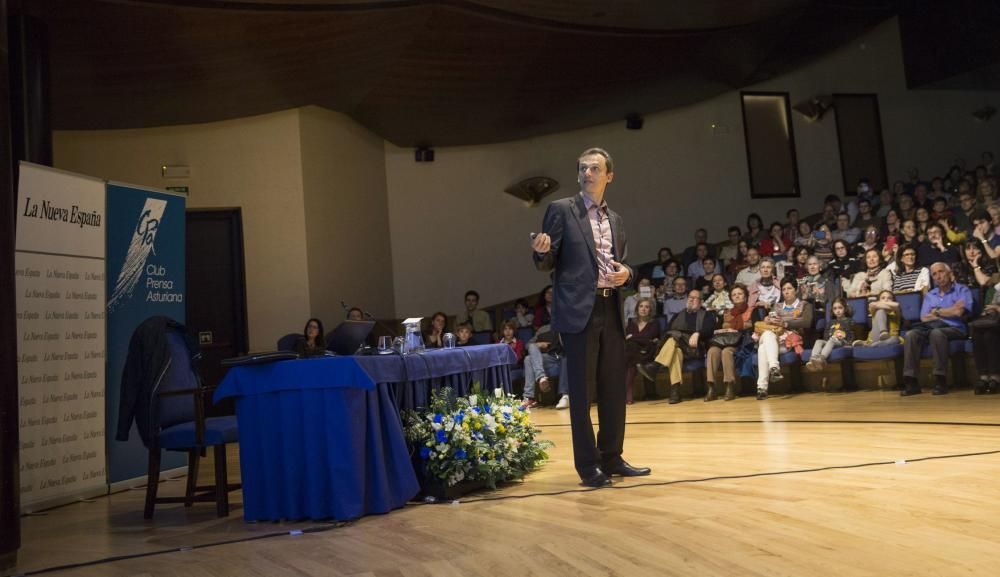 Pedro Duque participa en la segunda jornada de la II Semana de la Ciencia