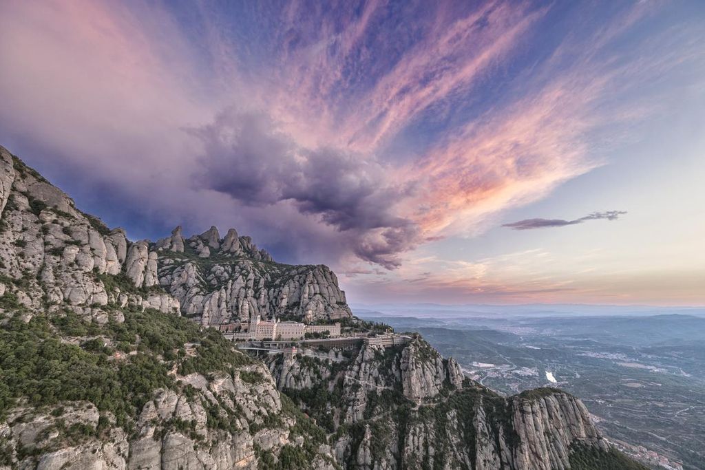 Abadía y montaña de Montserrat.